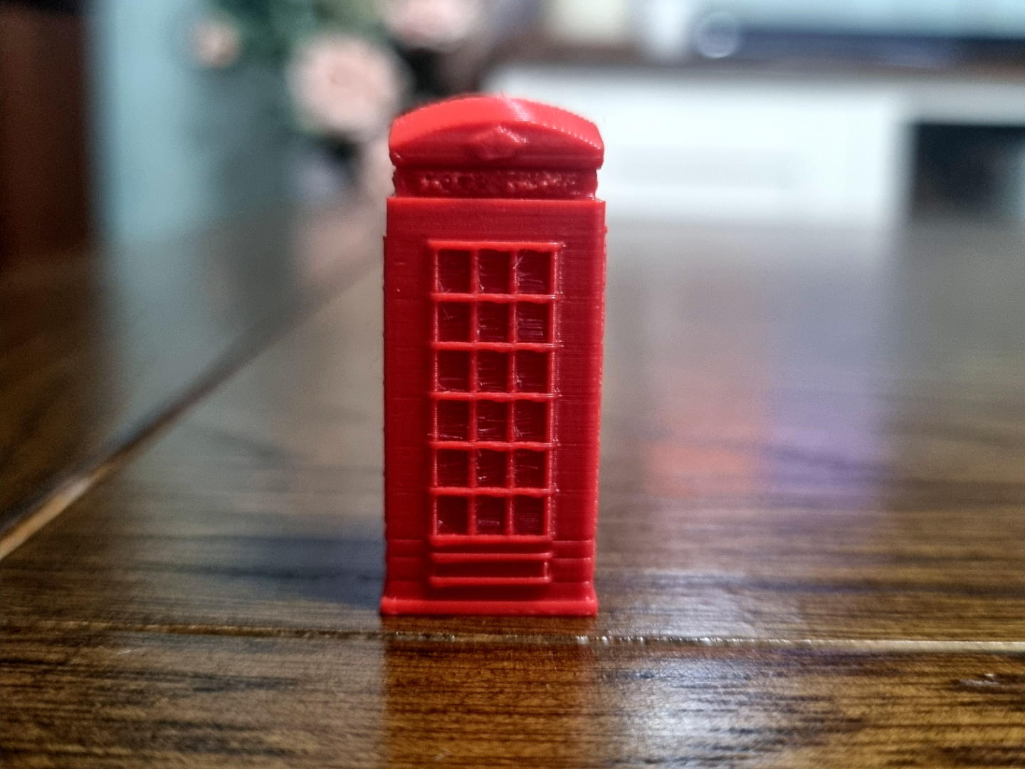 00 (1/76) gauge UK phone box.