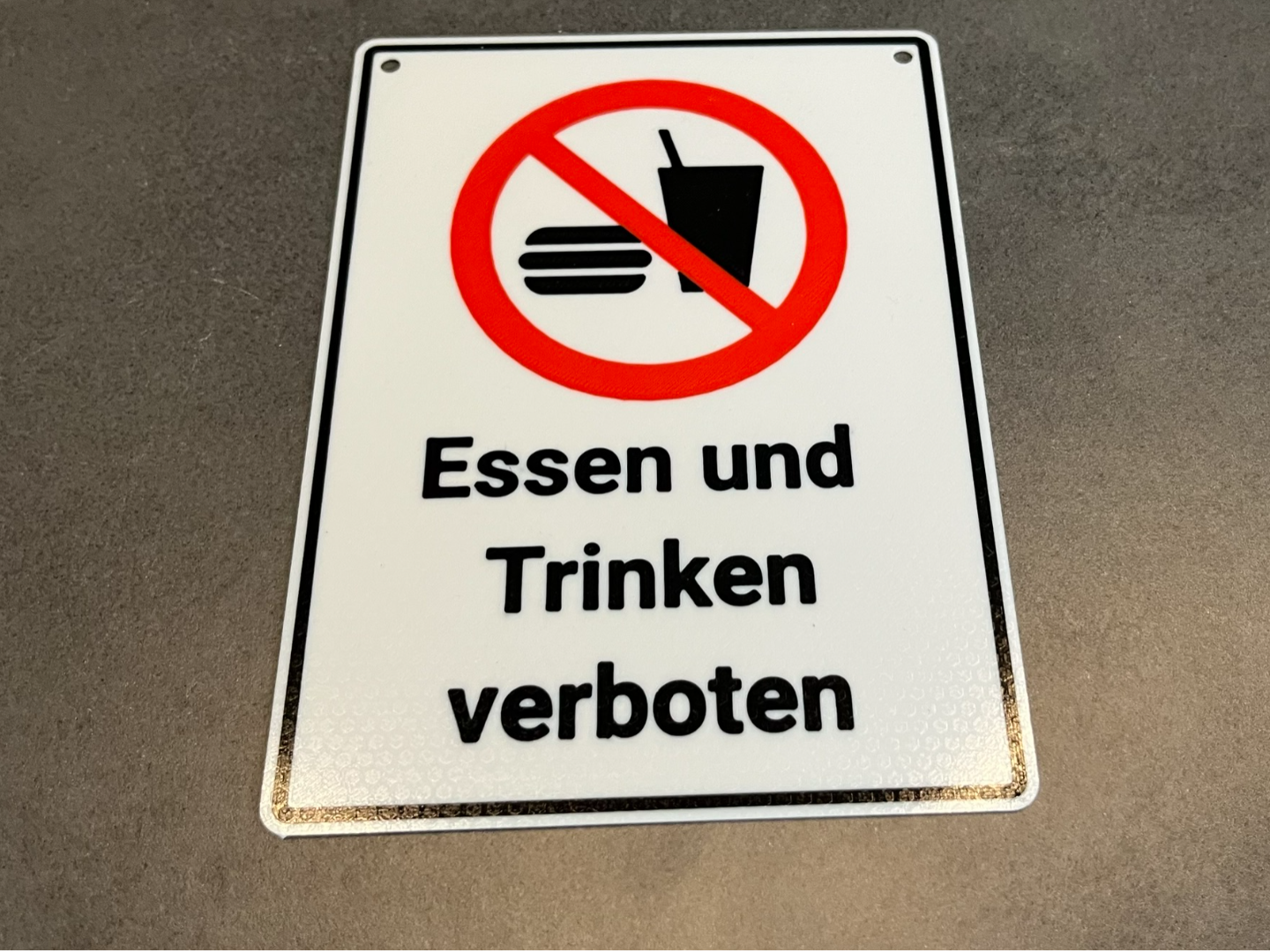 Verbotsschild Essen und Trinken verboten
