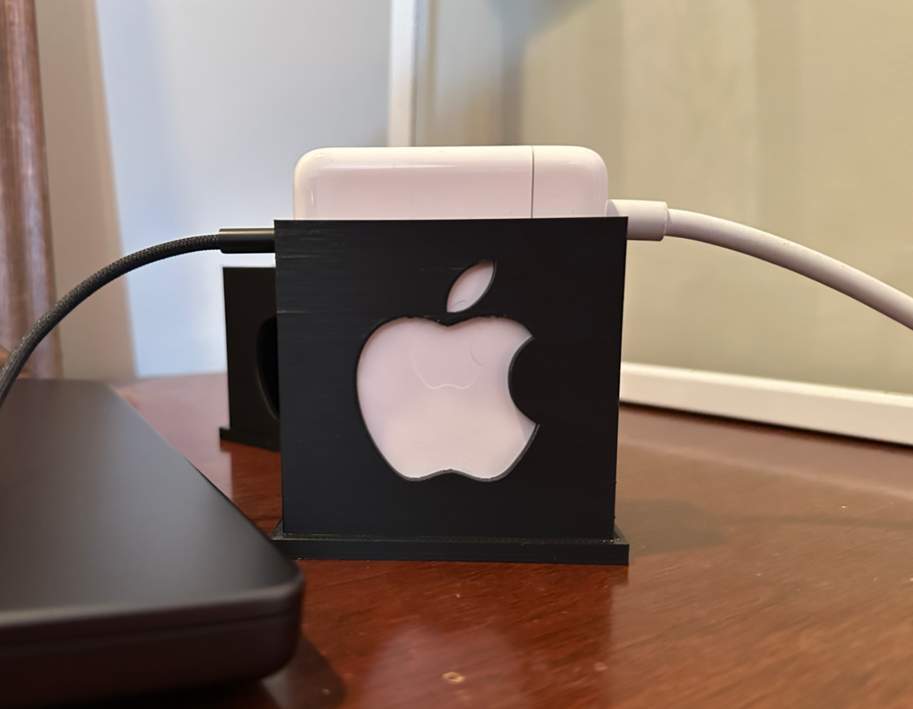 Macbook Pro 140w Power Adapter stand