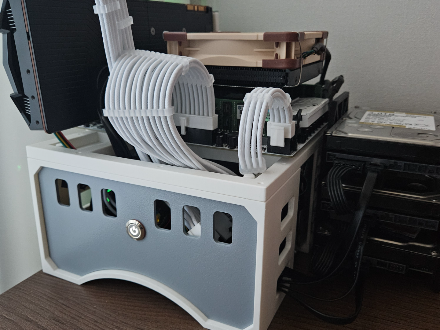 ITX/mATX Test Bench with ATX PSU Support
