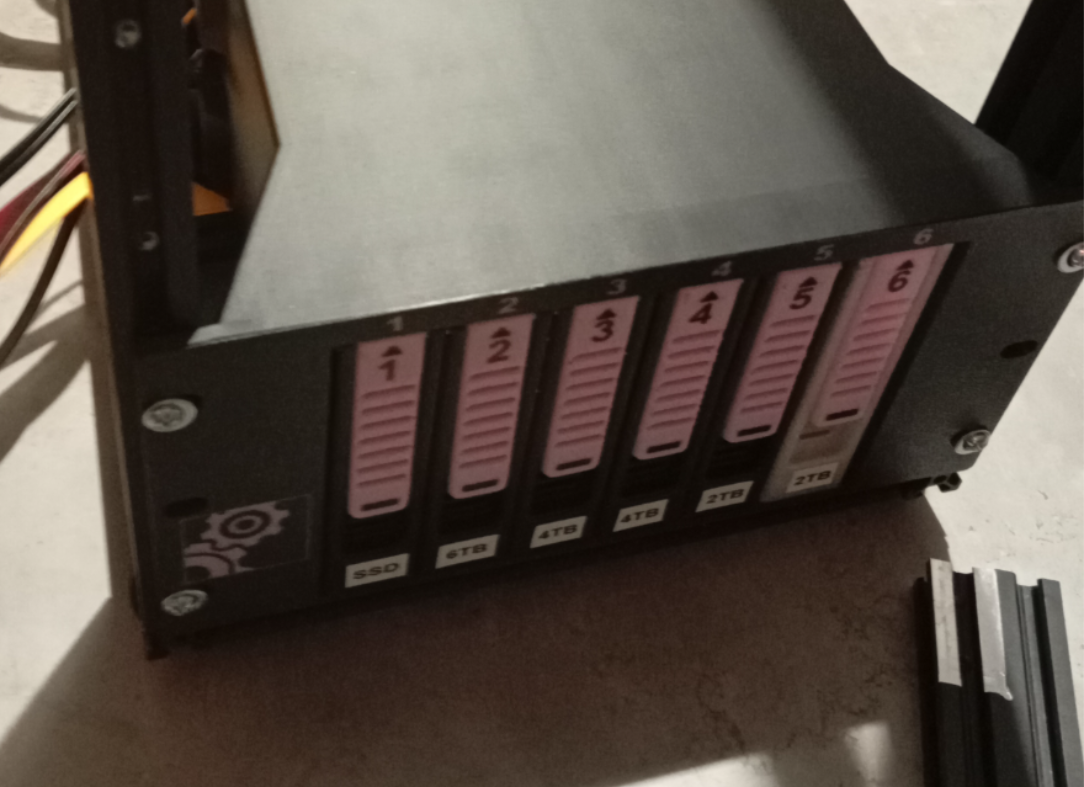 6 Trays HDD Enclosure, 3U 10" Rack Mountable