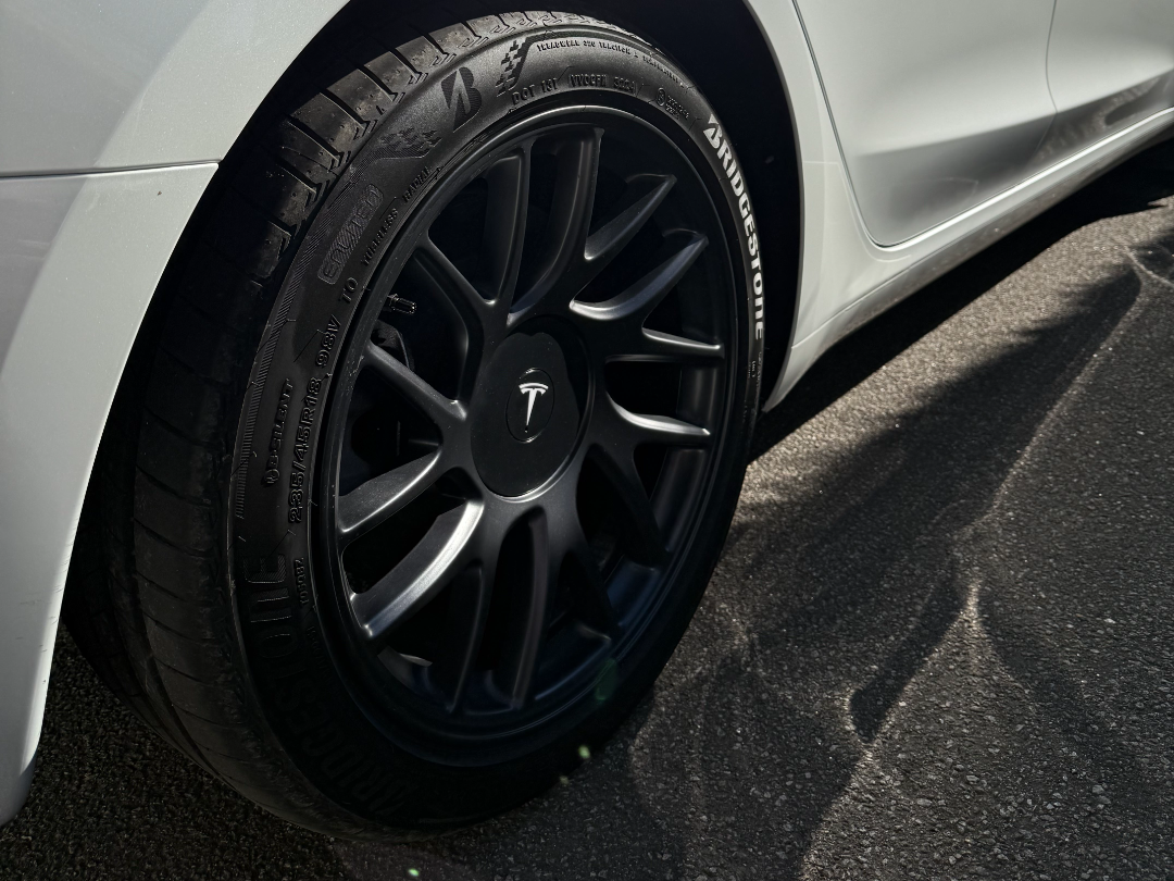 Tesla Model 3 Hubcap (Highland, 18-in wheels)