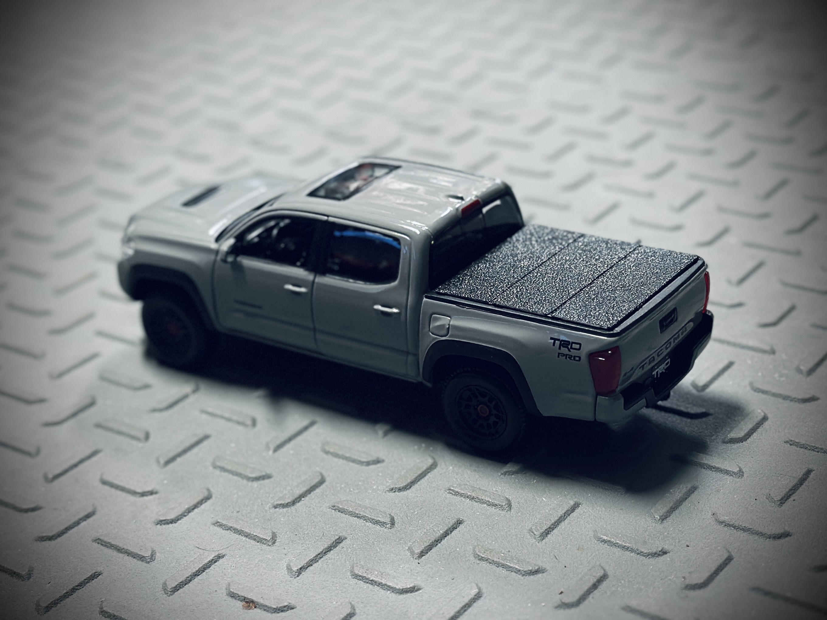 Tonneau Cover 1/27 Toyota Tacoma Model (Maisto)