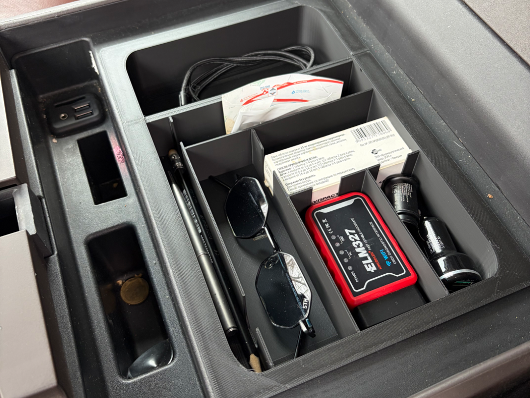 Chevrolet Tahoe(K2UXX) Center Organizer (2015m.y.)