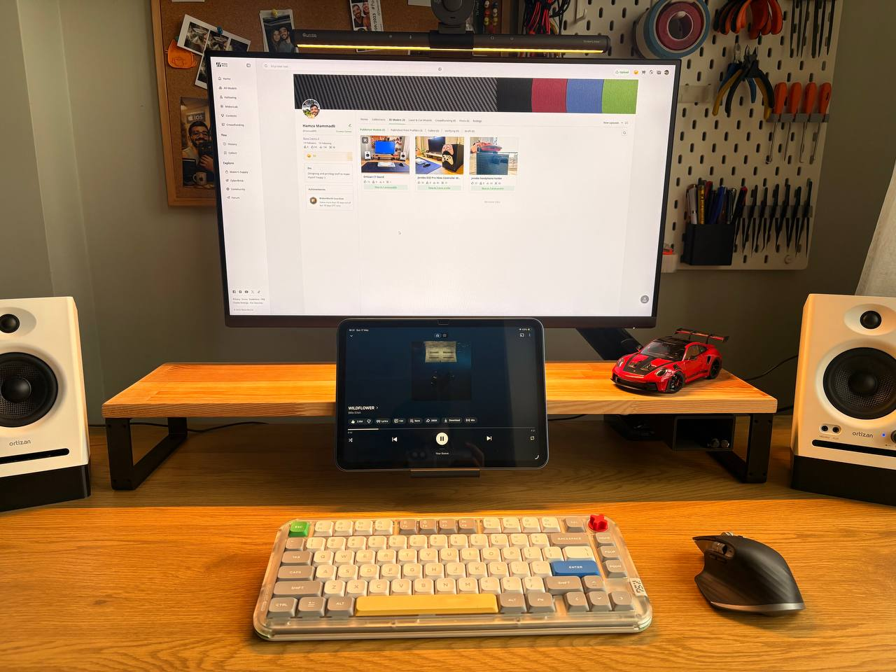 iPad Desk Stand/Mount