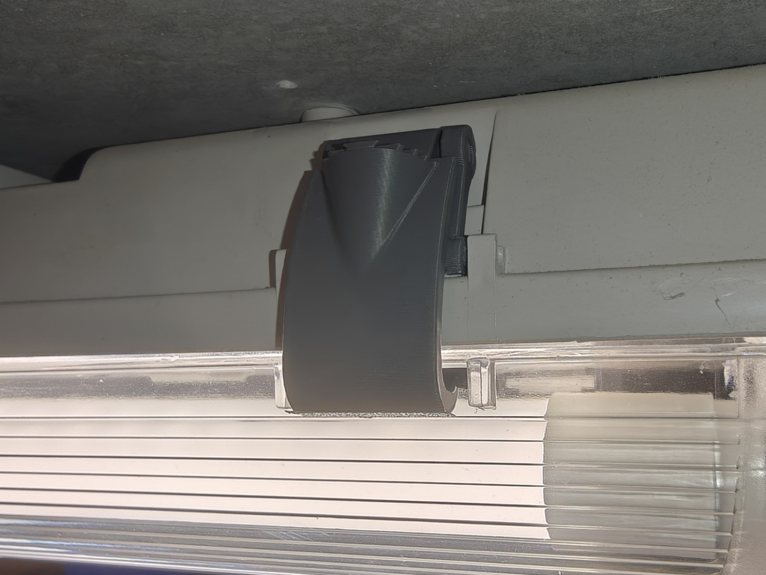 Fluorescent Light Diffuser Clip Replacement