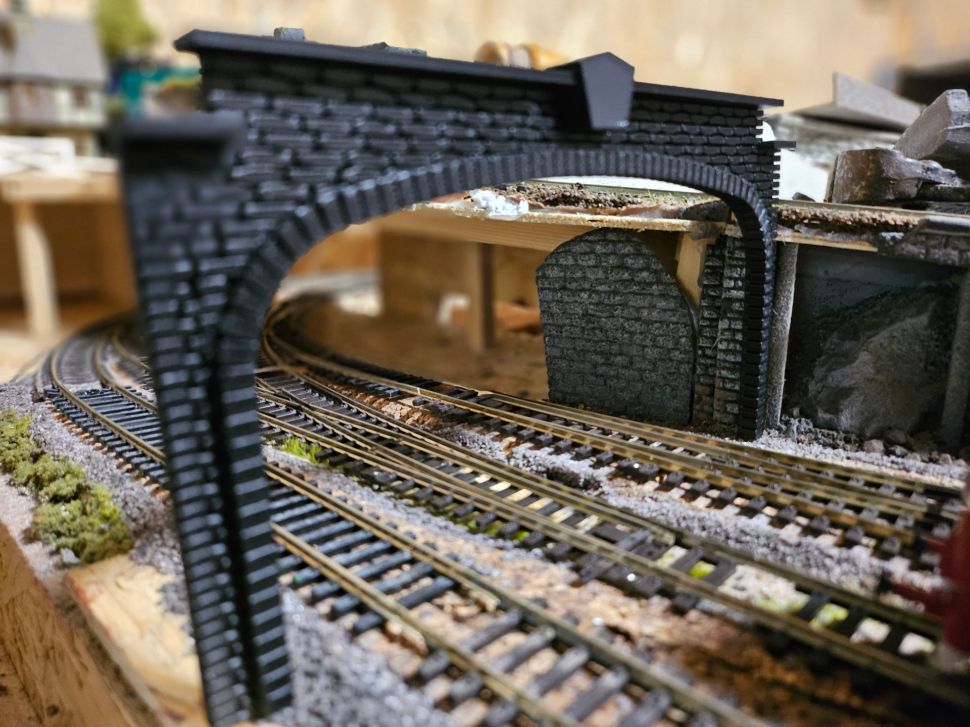 Tunnel Portal / 3-gleisig / H0 / 1:87