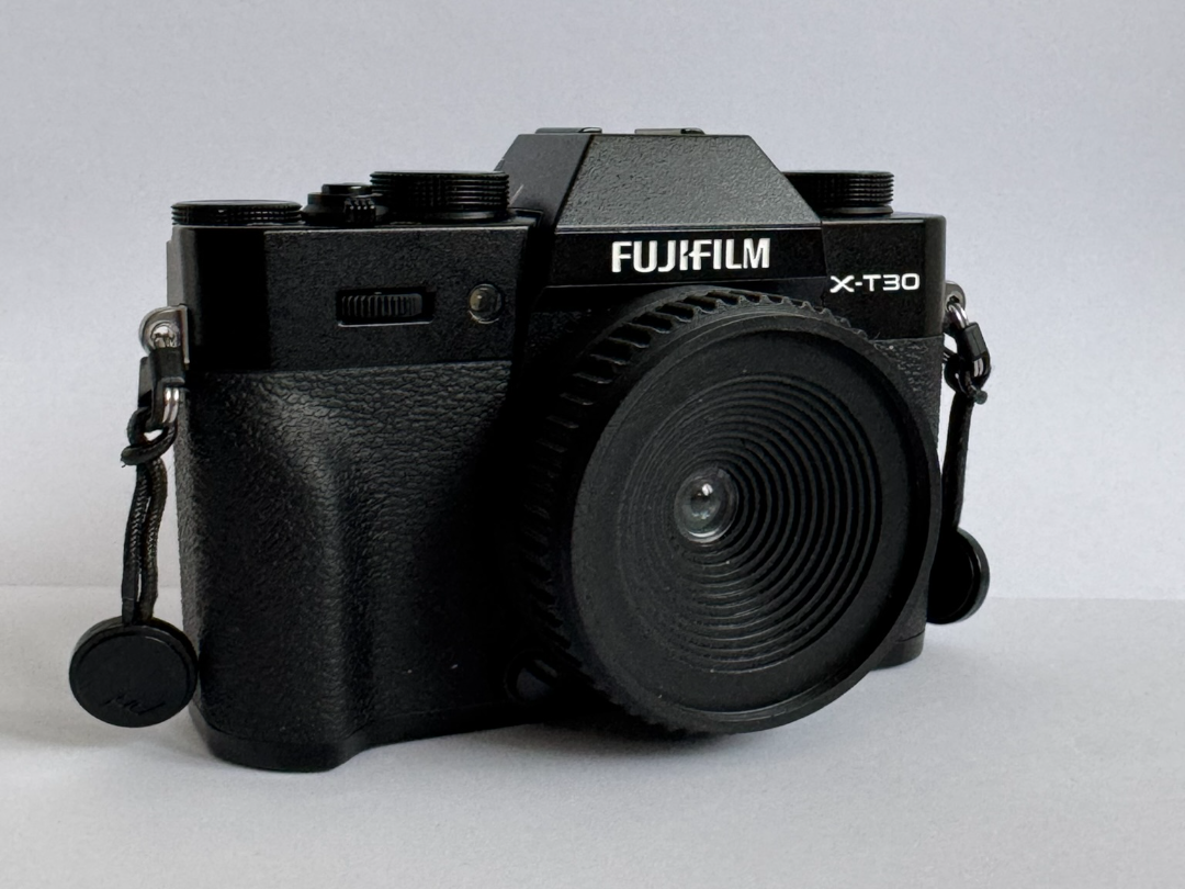 Fujifilm disposable lens with adaptable focus
