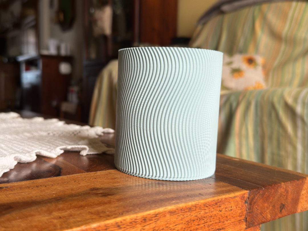 Modern Ondulated Pot