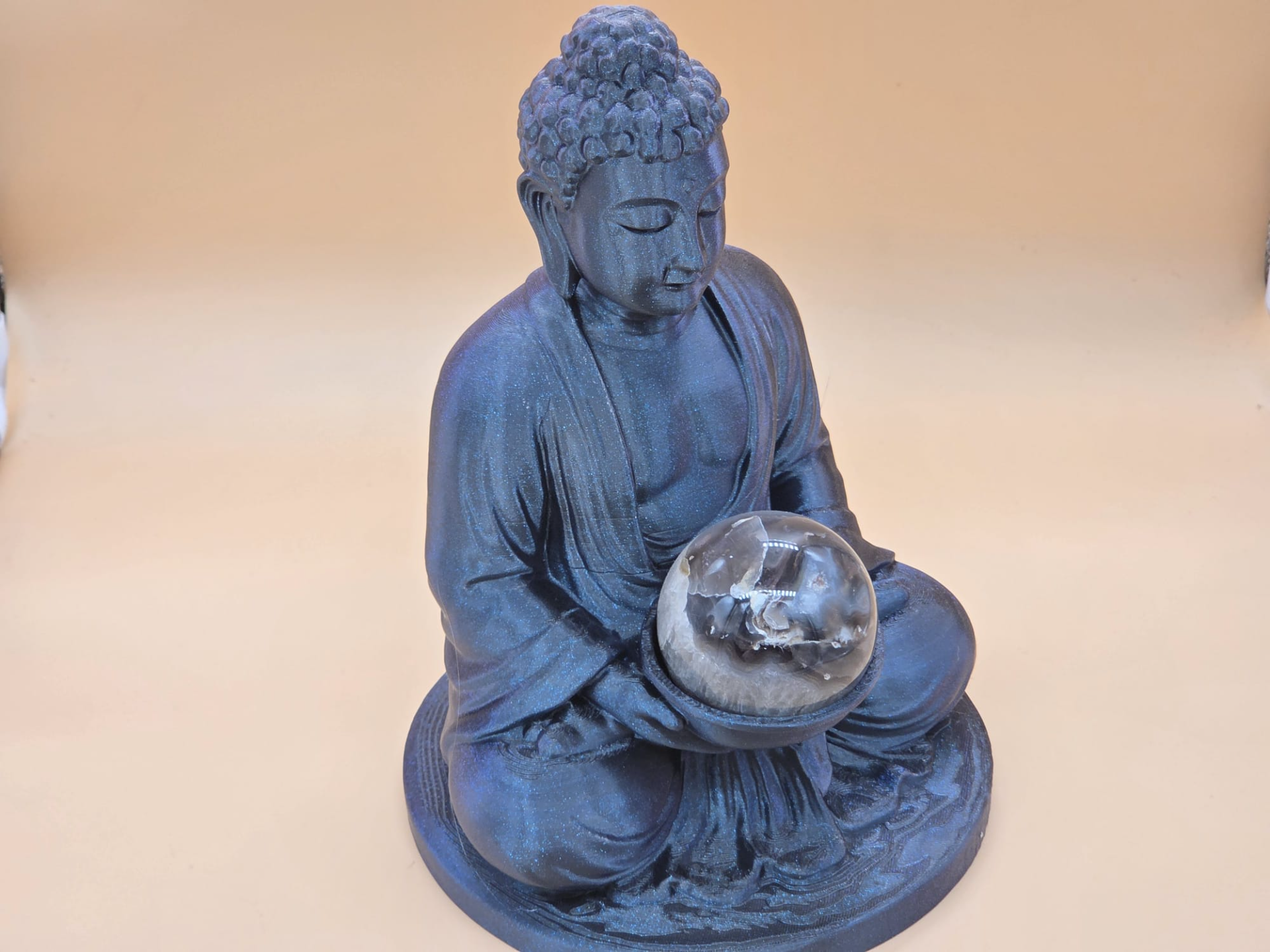 Buddha mit Schale für Kristallkugeln, Schmuck usw