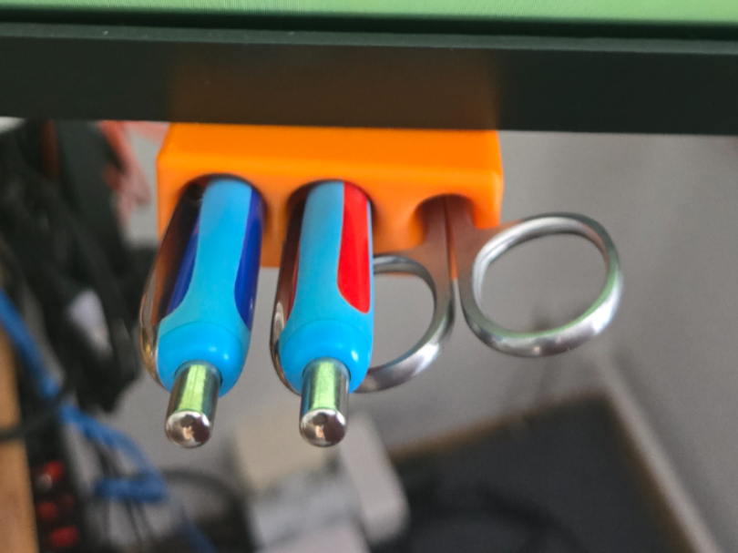Halter für Stifte Kugelschreiber zum kleben