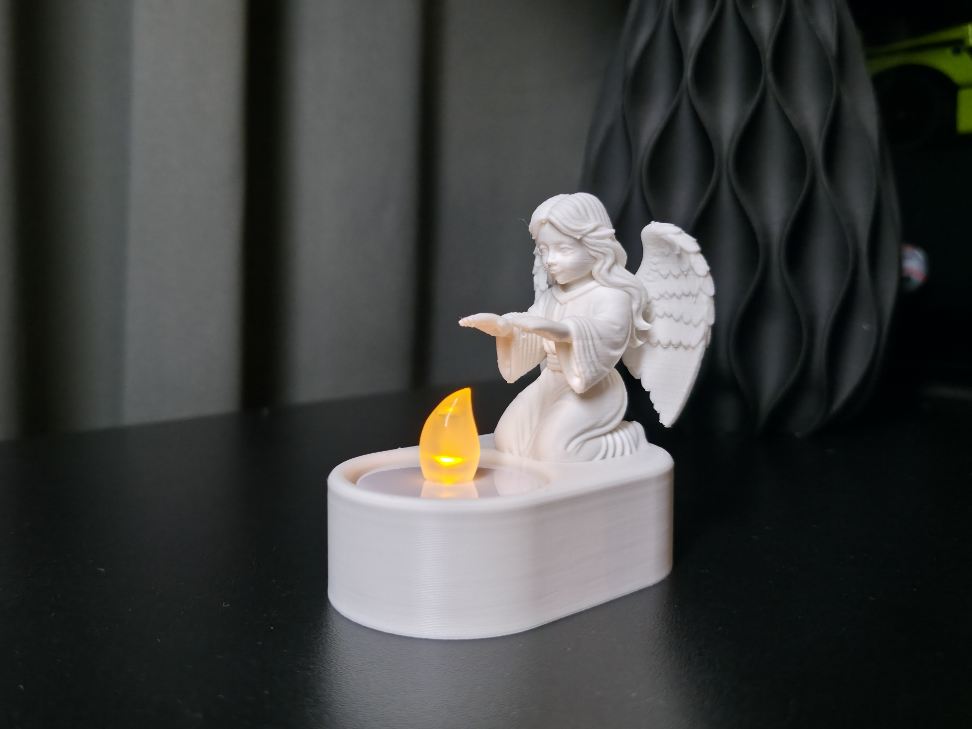 Angel Tea Light Holder – Warming Hands by the Fire