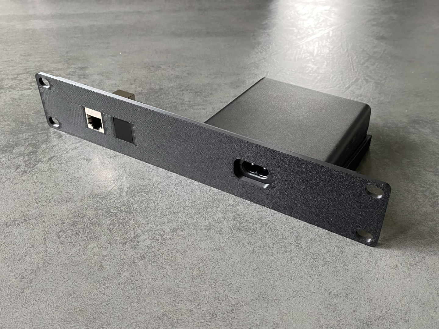 10'' 1u usb c pd psu (300w), 2x keystone module
