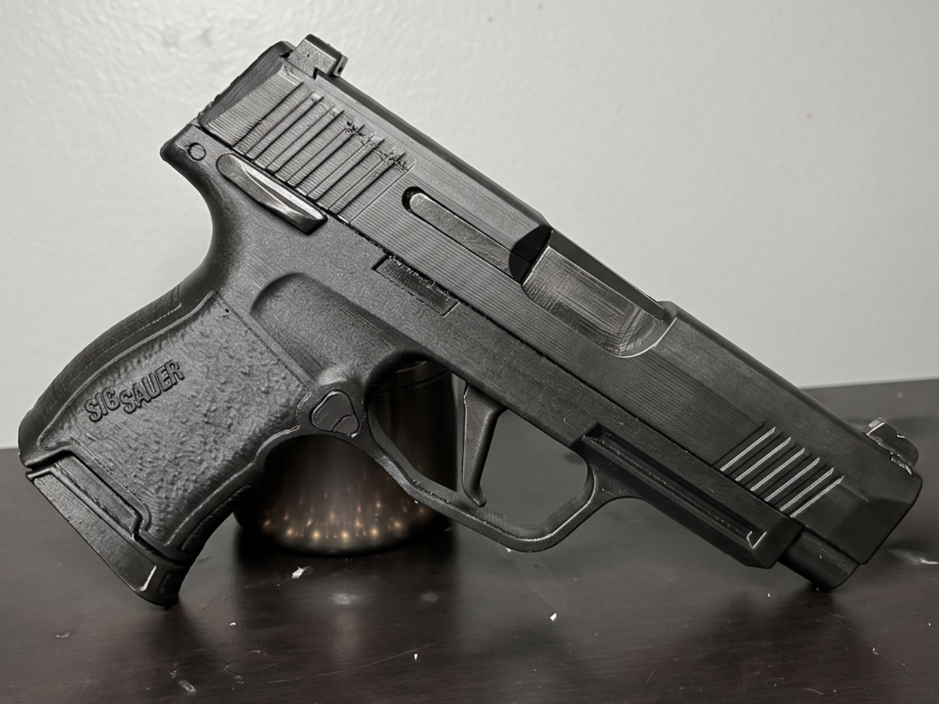 Static PROP Sig Sauer P365 – 1:1 Scale Replica