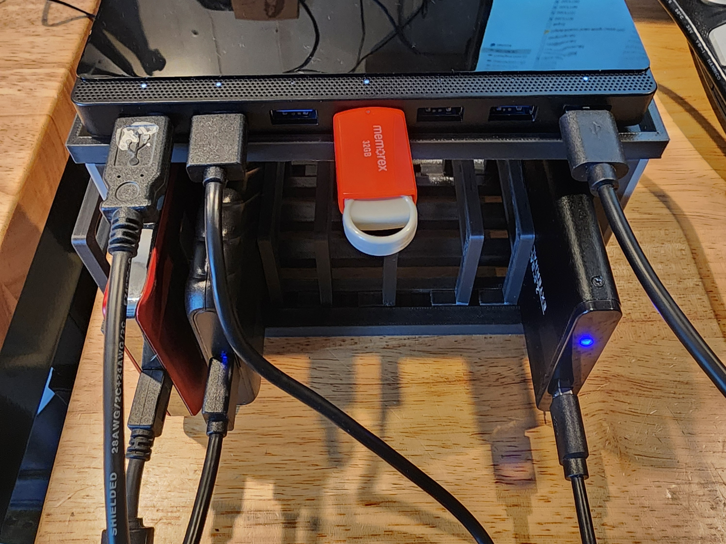 USB Hub SSD Rack