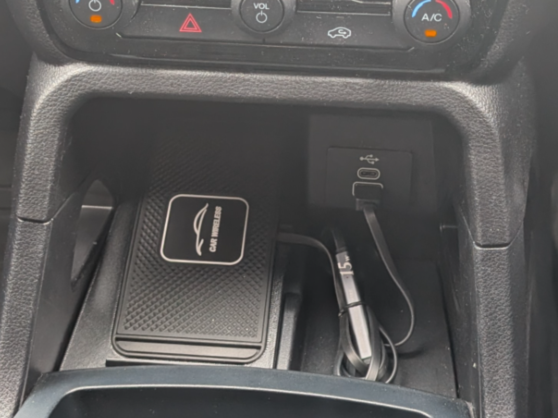 Ford Ranger T6 Wireless Charger
