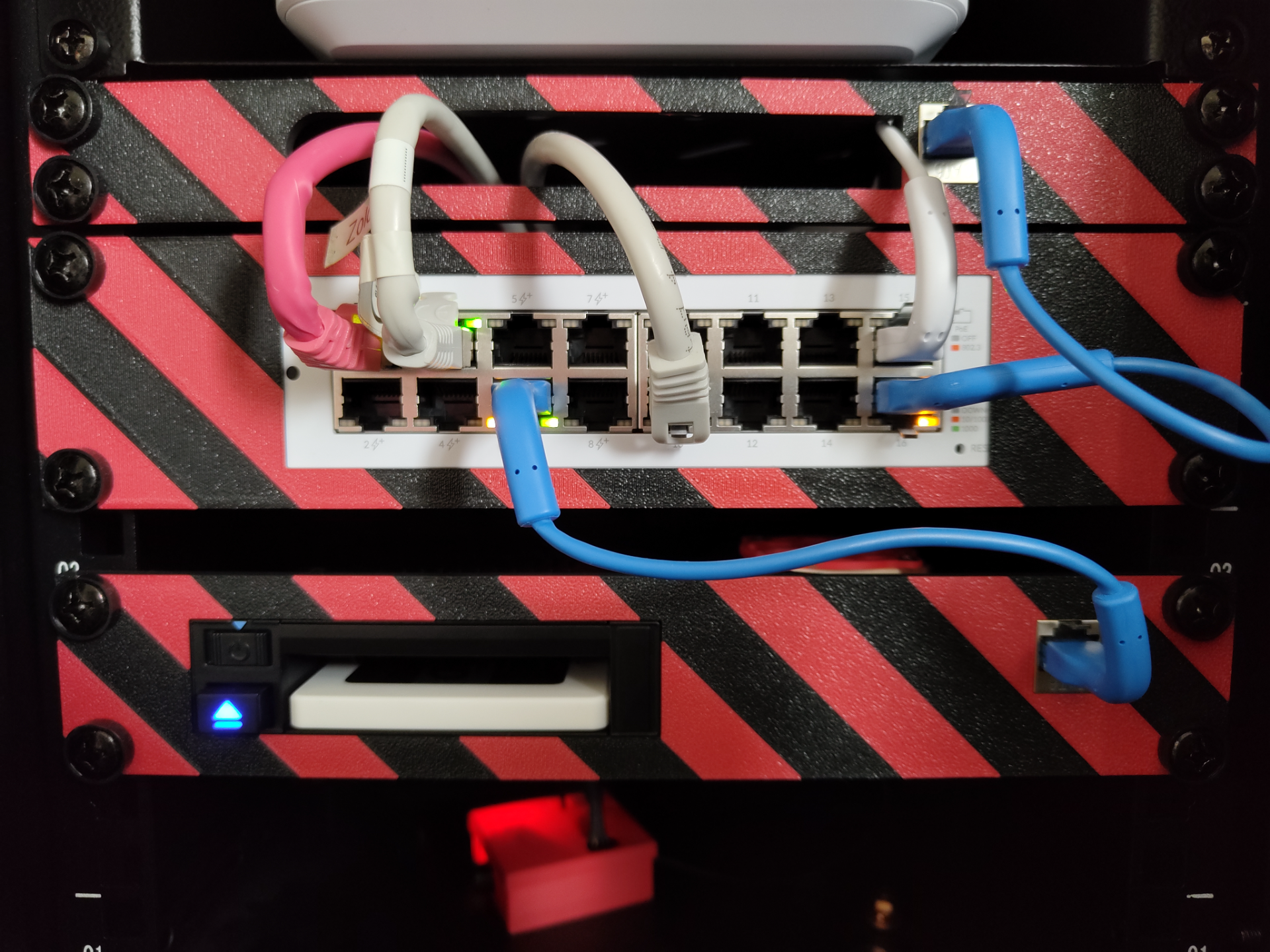 10 inch rack Raspberry Pi with flexiDOCK MB521SP-B