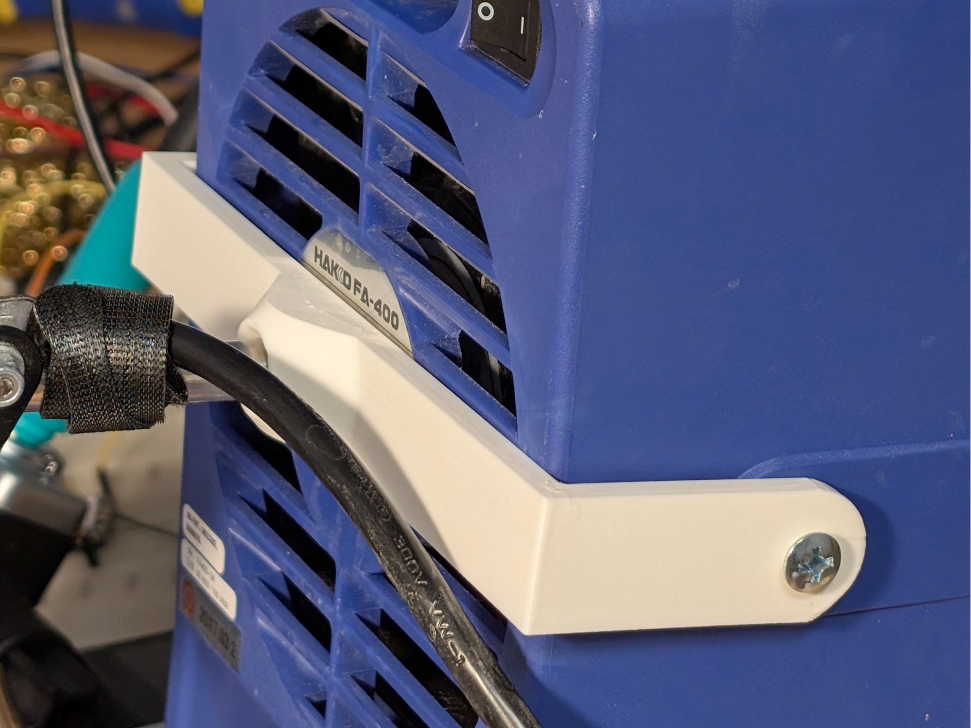 Hakko FA-400 Smoke Extractor holder for mic arm