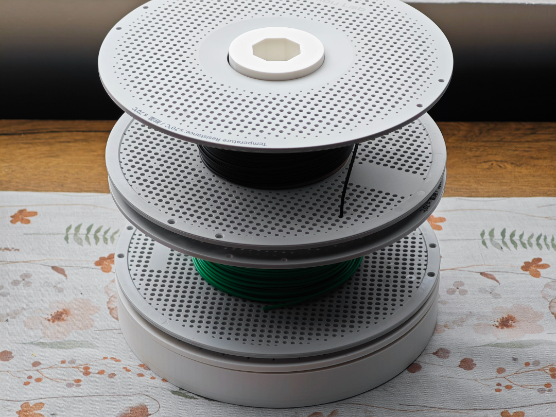 simple dual spool holder/dryer