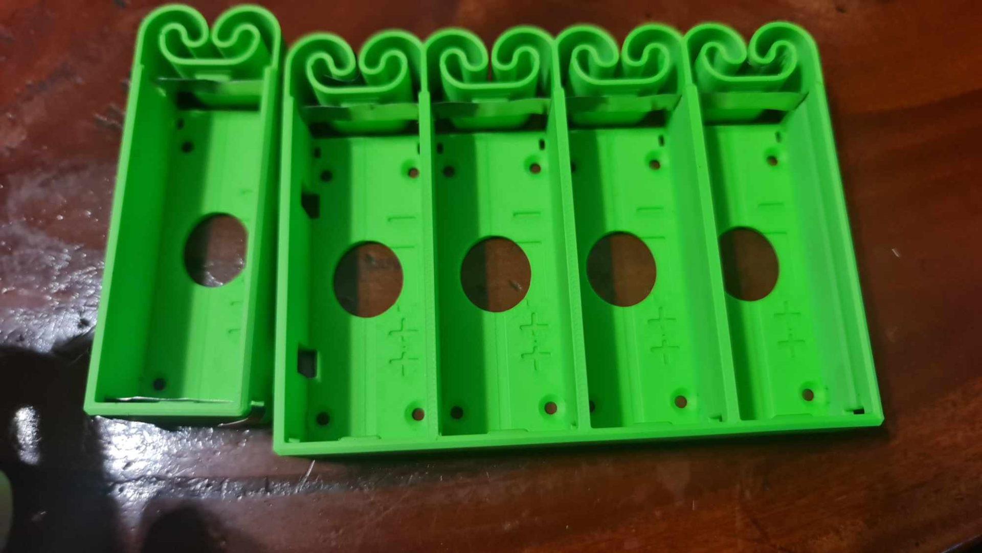 26700 Lithium Battery Holder with Seamless Joint
