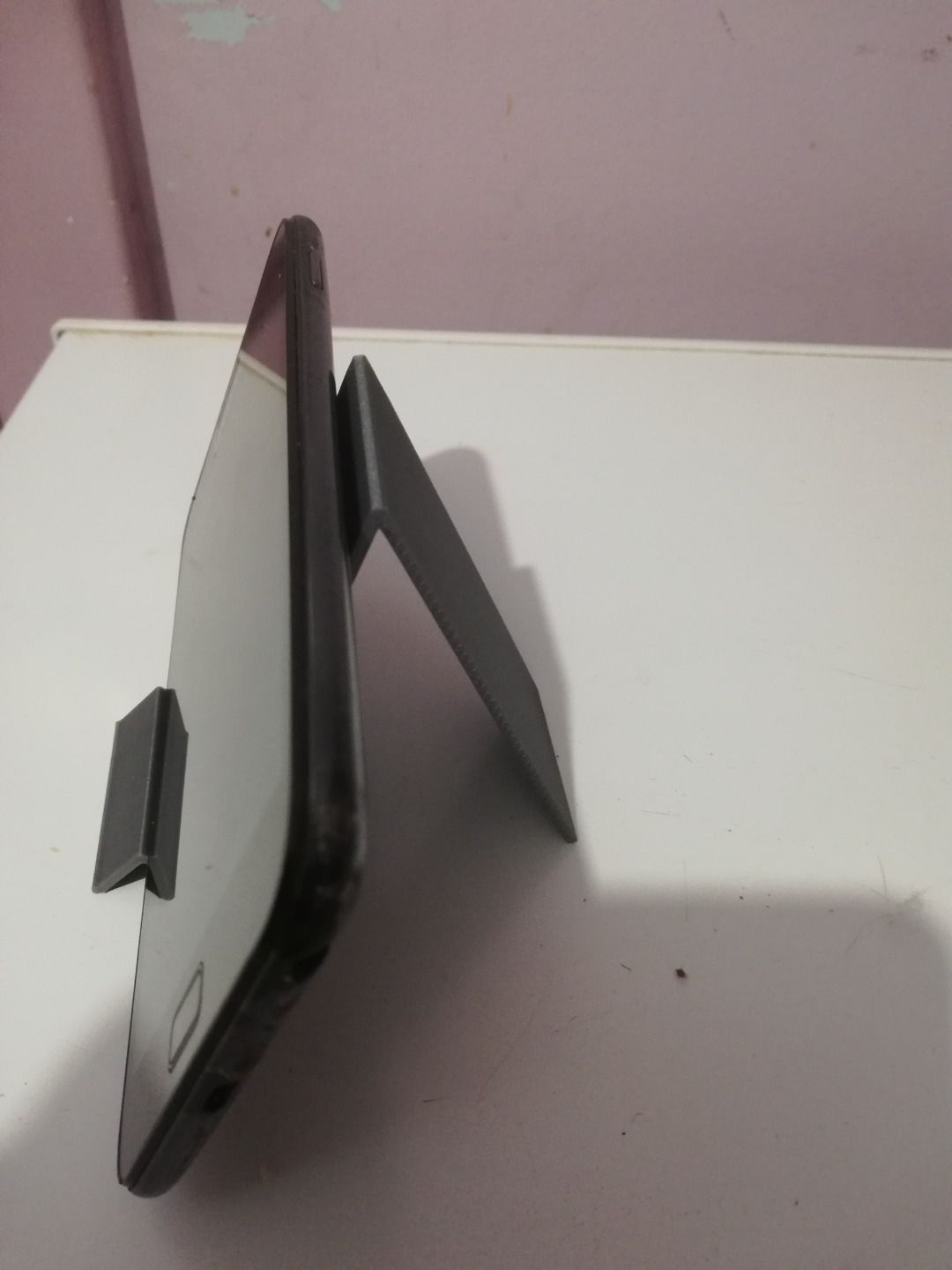 basic phone stand