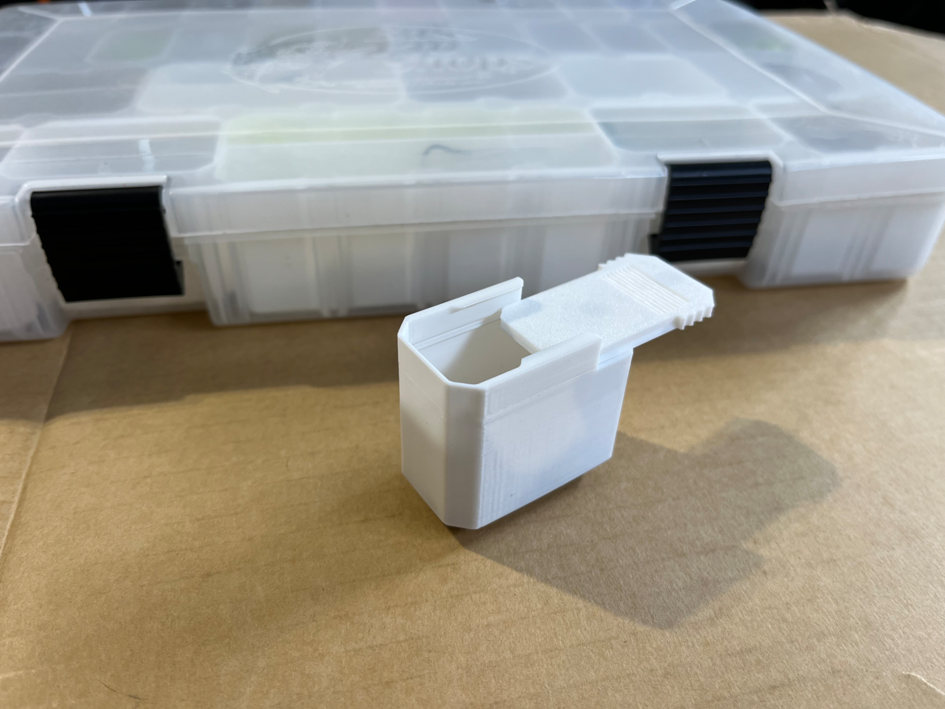 Bin insert with mag slide lid, BassPro 370 tray