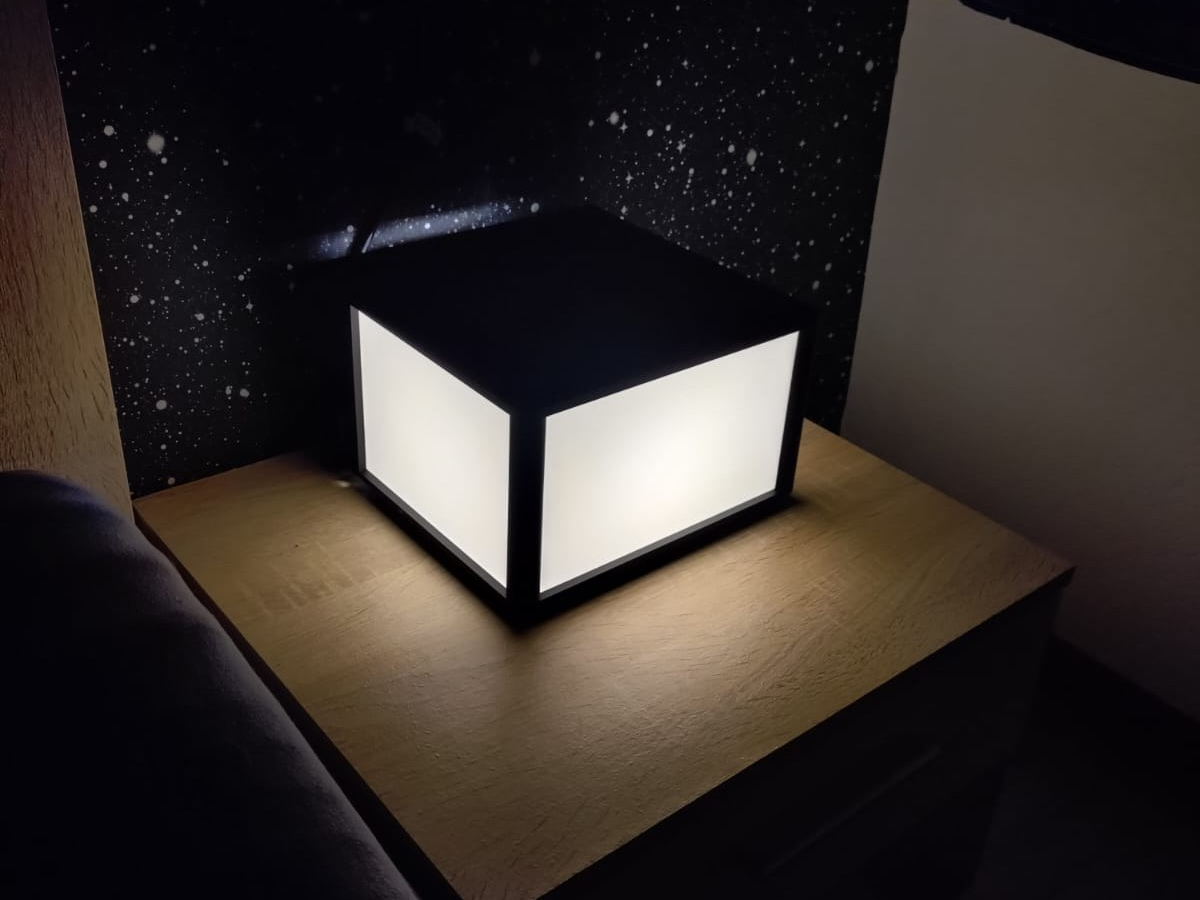 Nachttischlampe