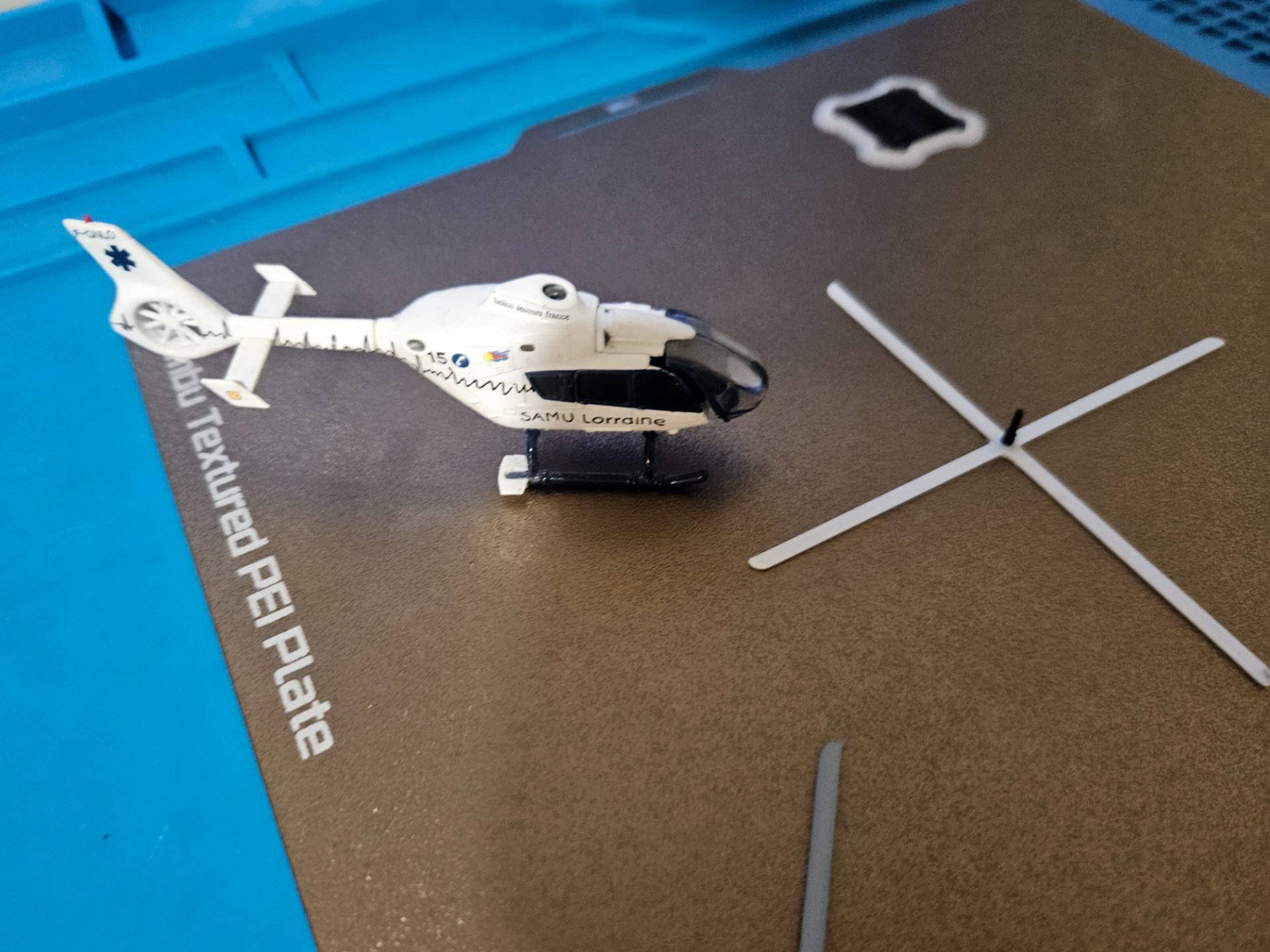 Helicopter rotor blades