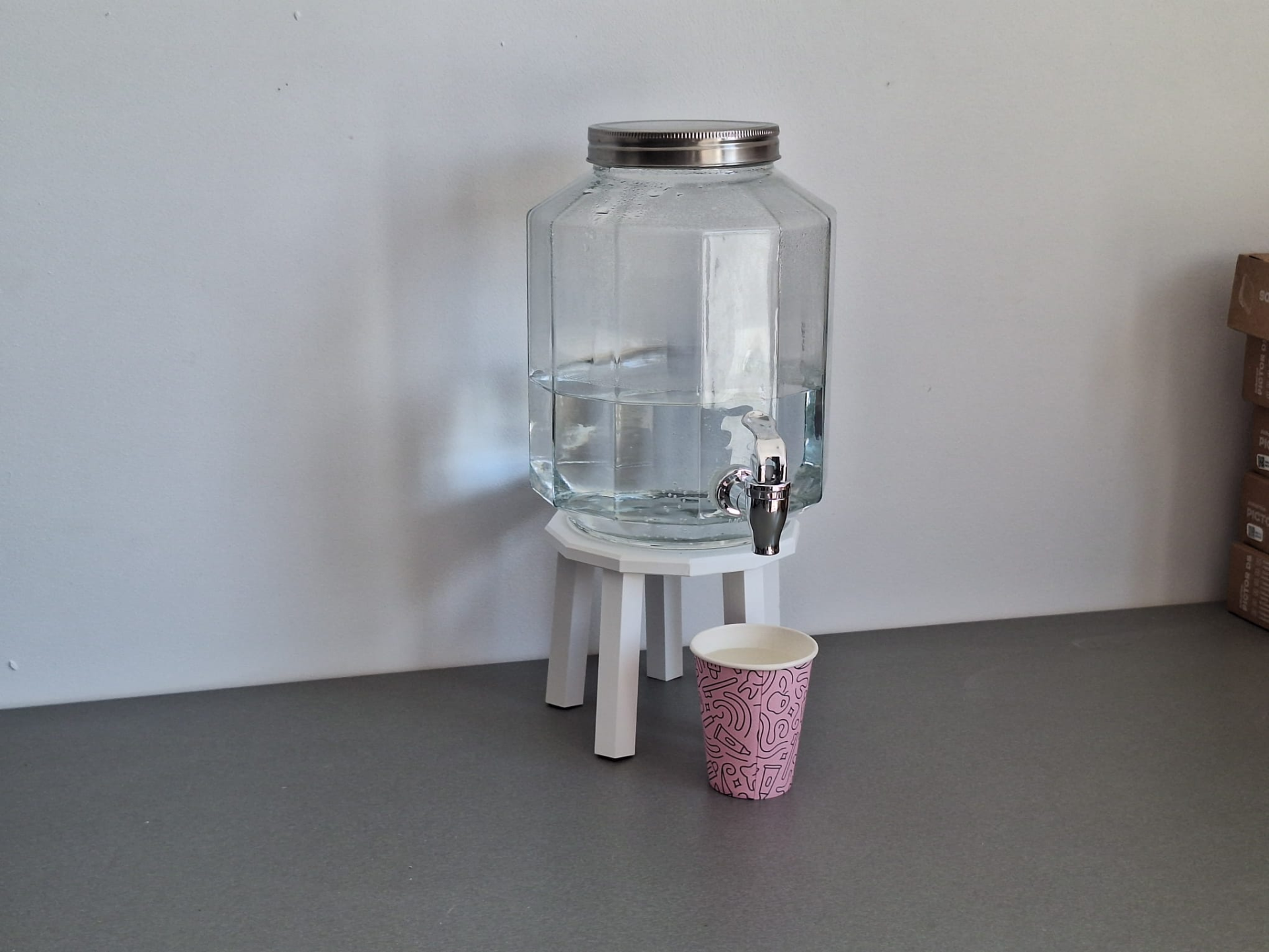 Lemonade Jar Table