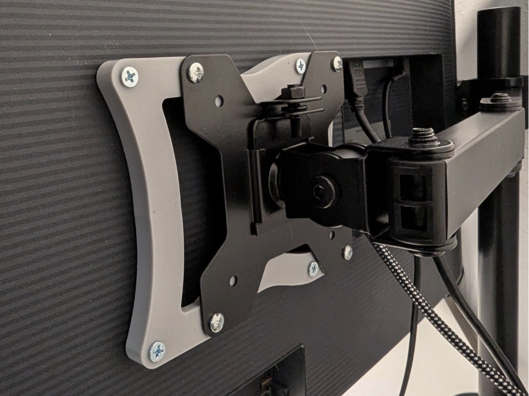 VESA 100mm Versatz-Platte 30mm