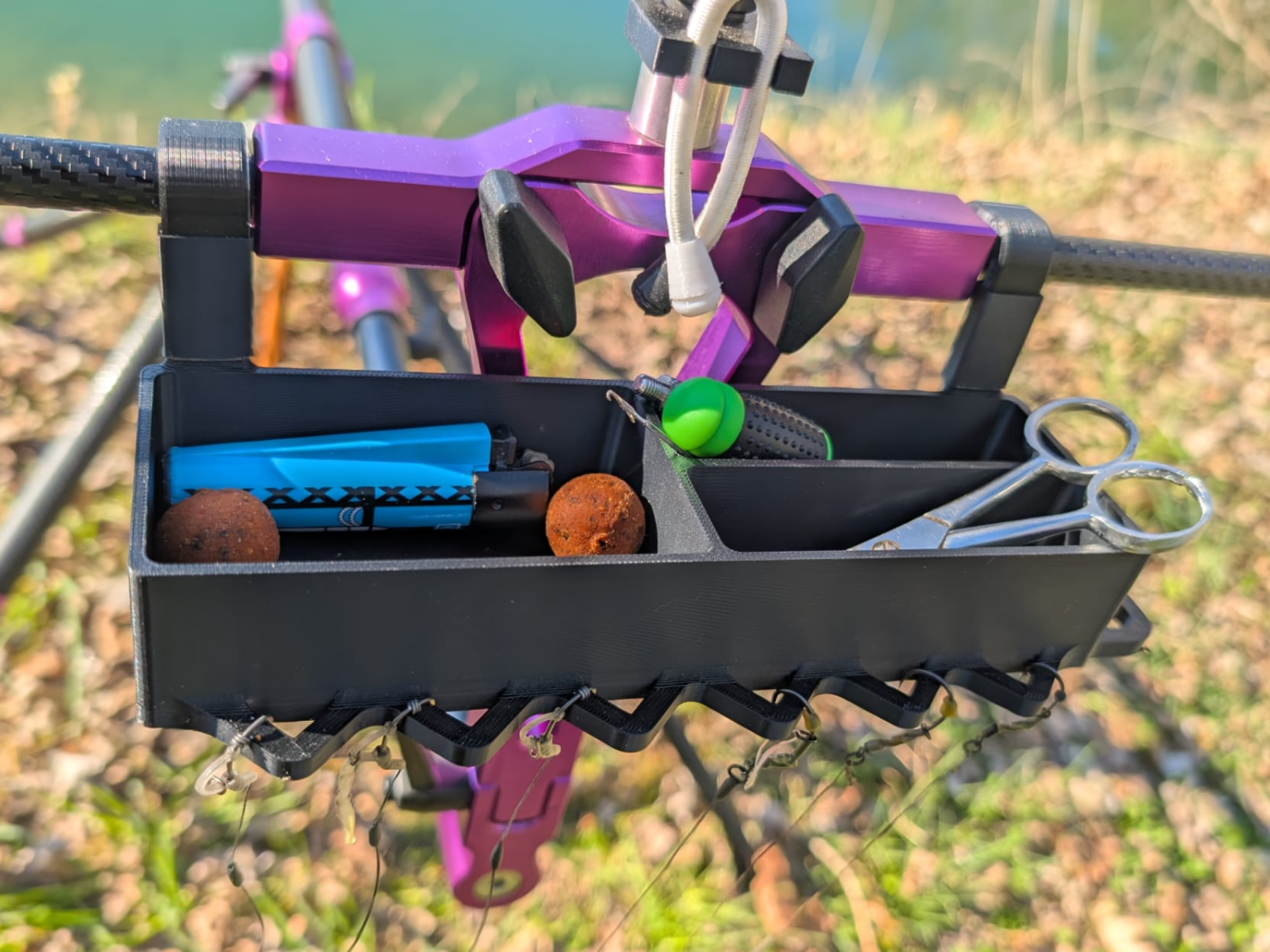 Organizer tray for rod pod