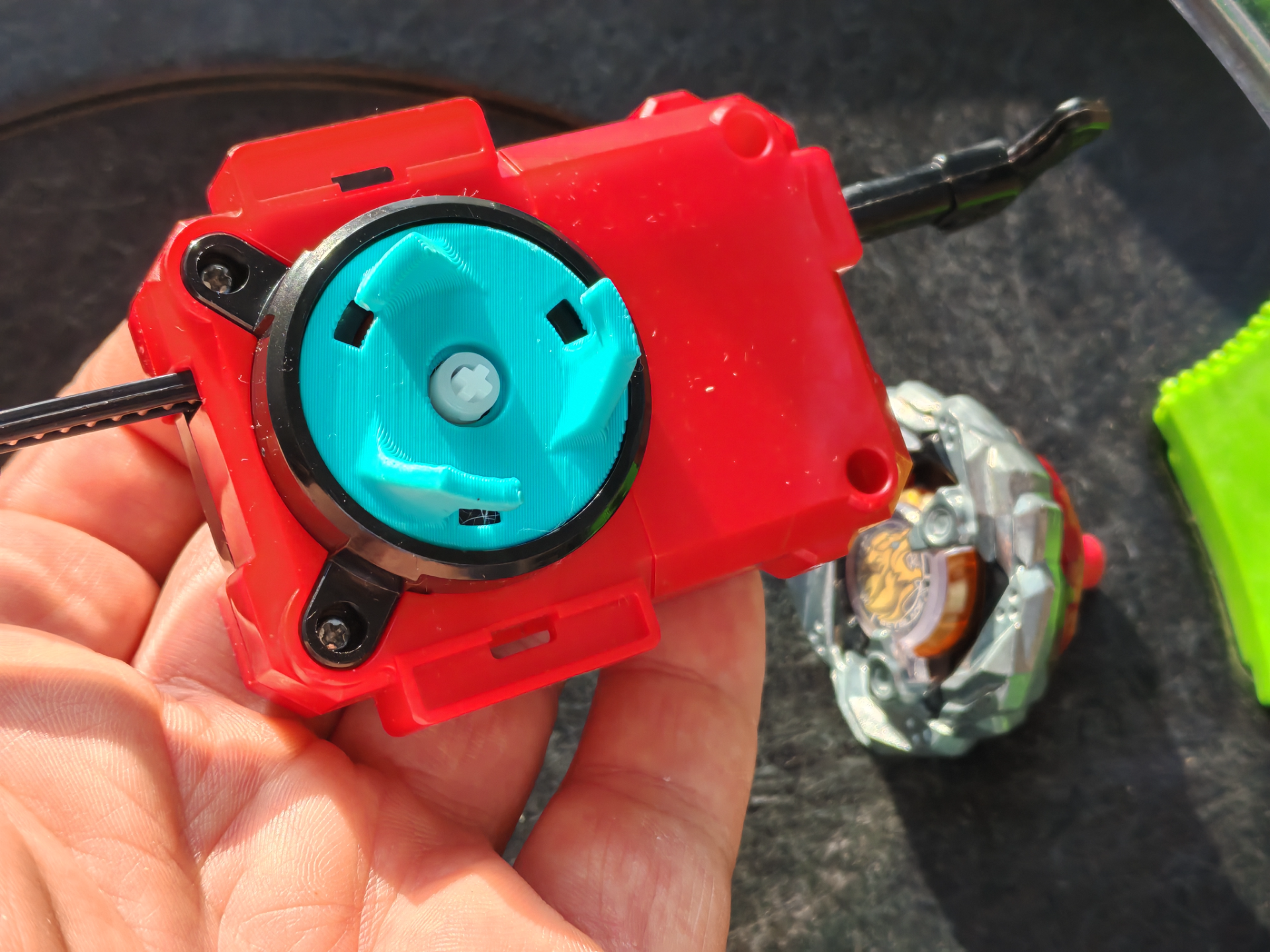 Beyblade x-  Griffes / Dents de lanceur