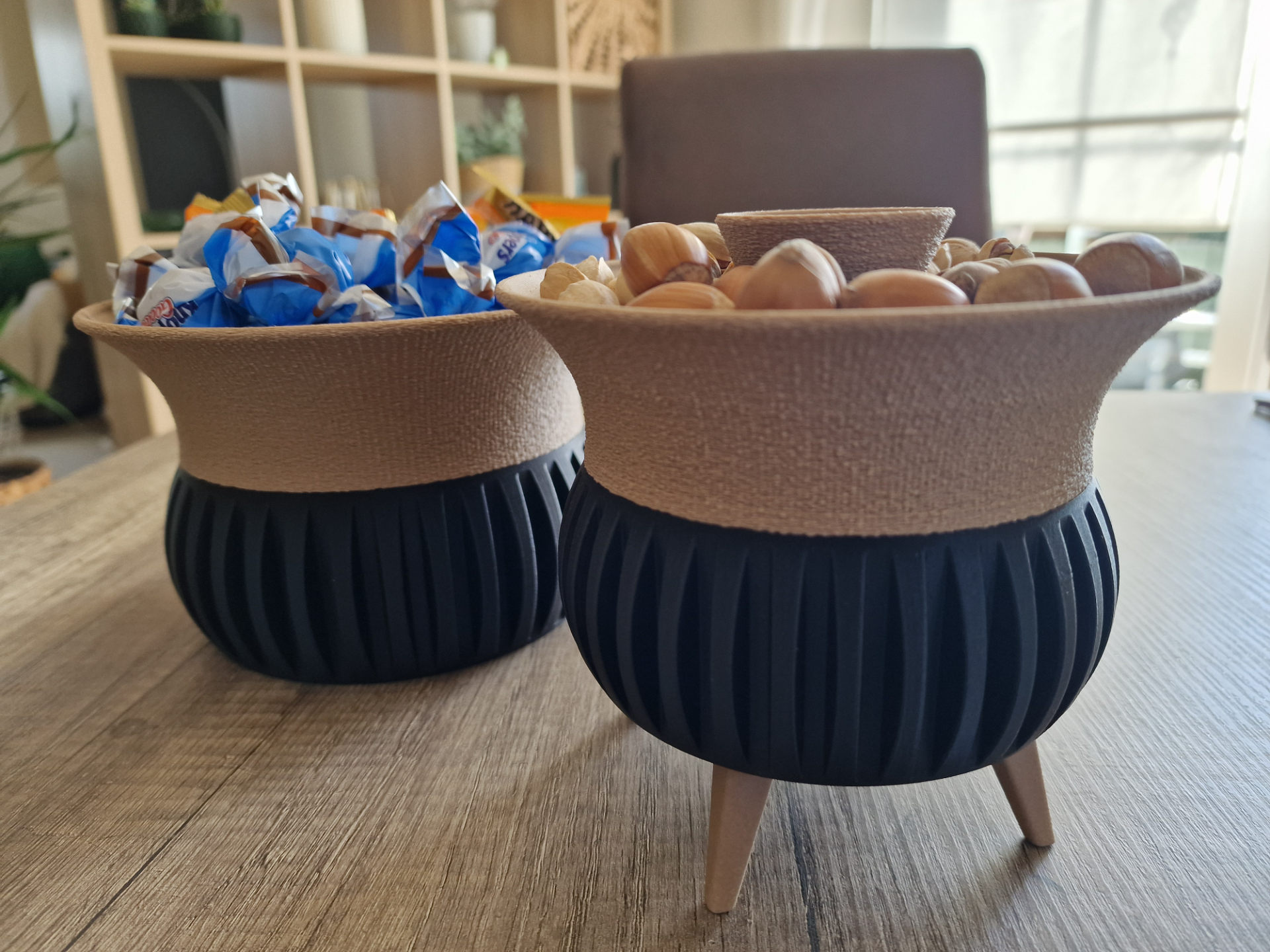 Snackschale mit Müllbehälter in zwei Größen
