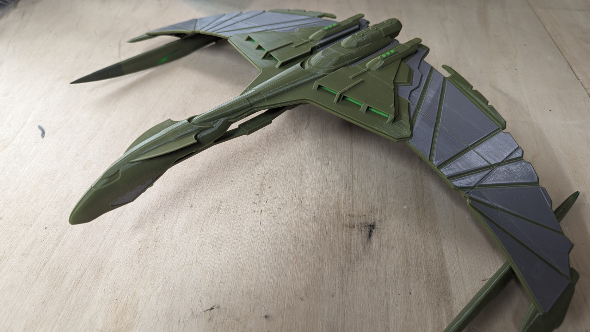 Romulan Valdore Warbird in 1:2000 scale
