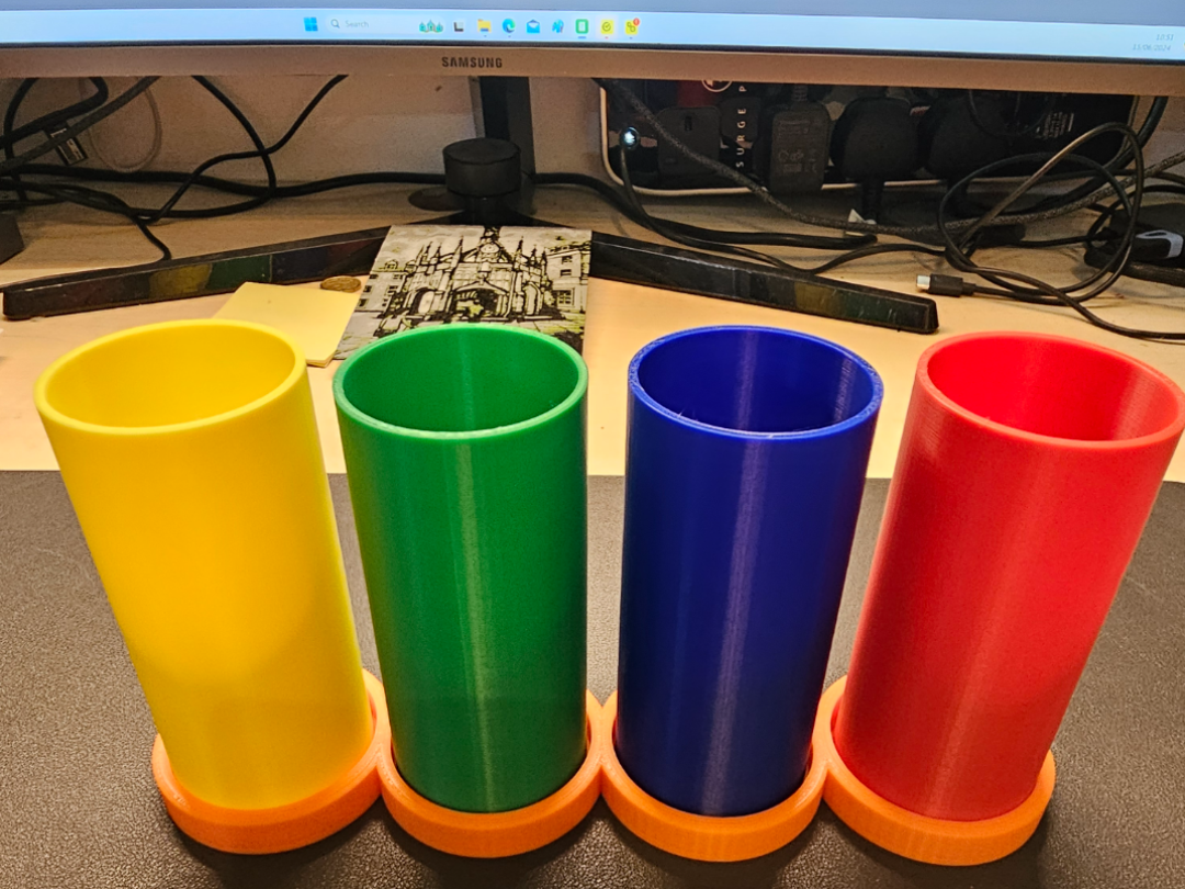 round pencil holder with tray