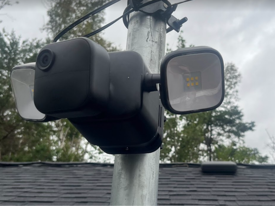 Blink Floodlight Pipe Mount - Zip tie attachment