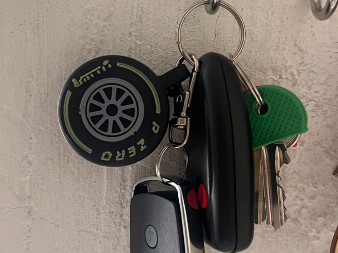 Pirelli f1 tyre keychain