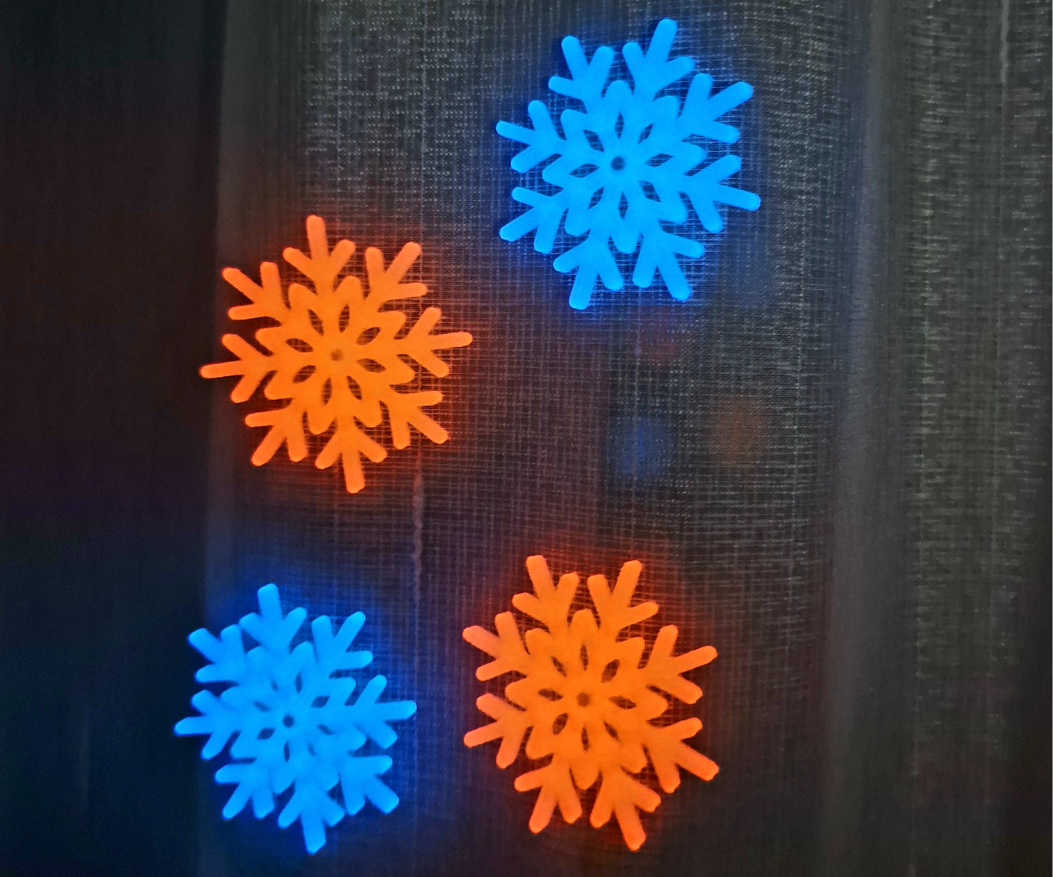 Magnetic fluorescent for snowflake curtains