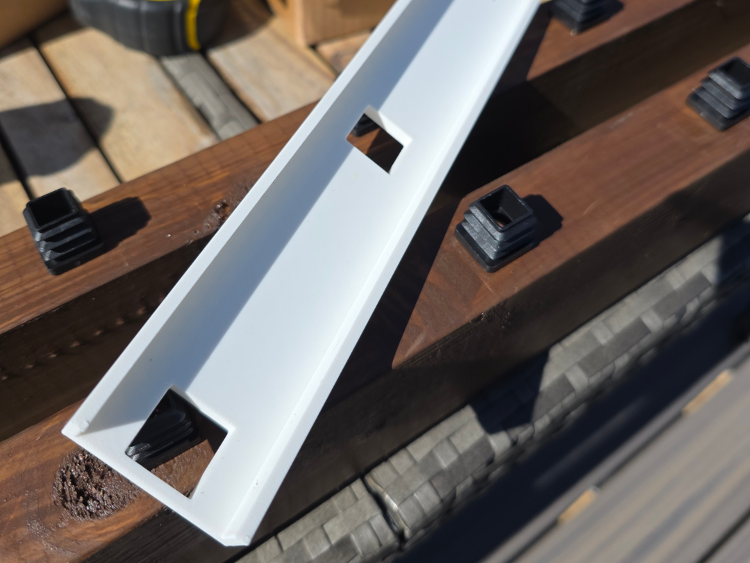 Deck jig for balusters.  Deck railing.  Decking