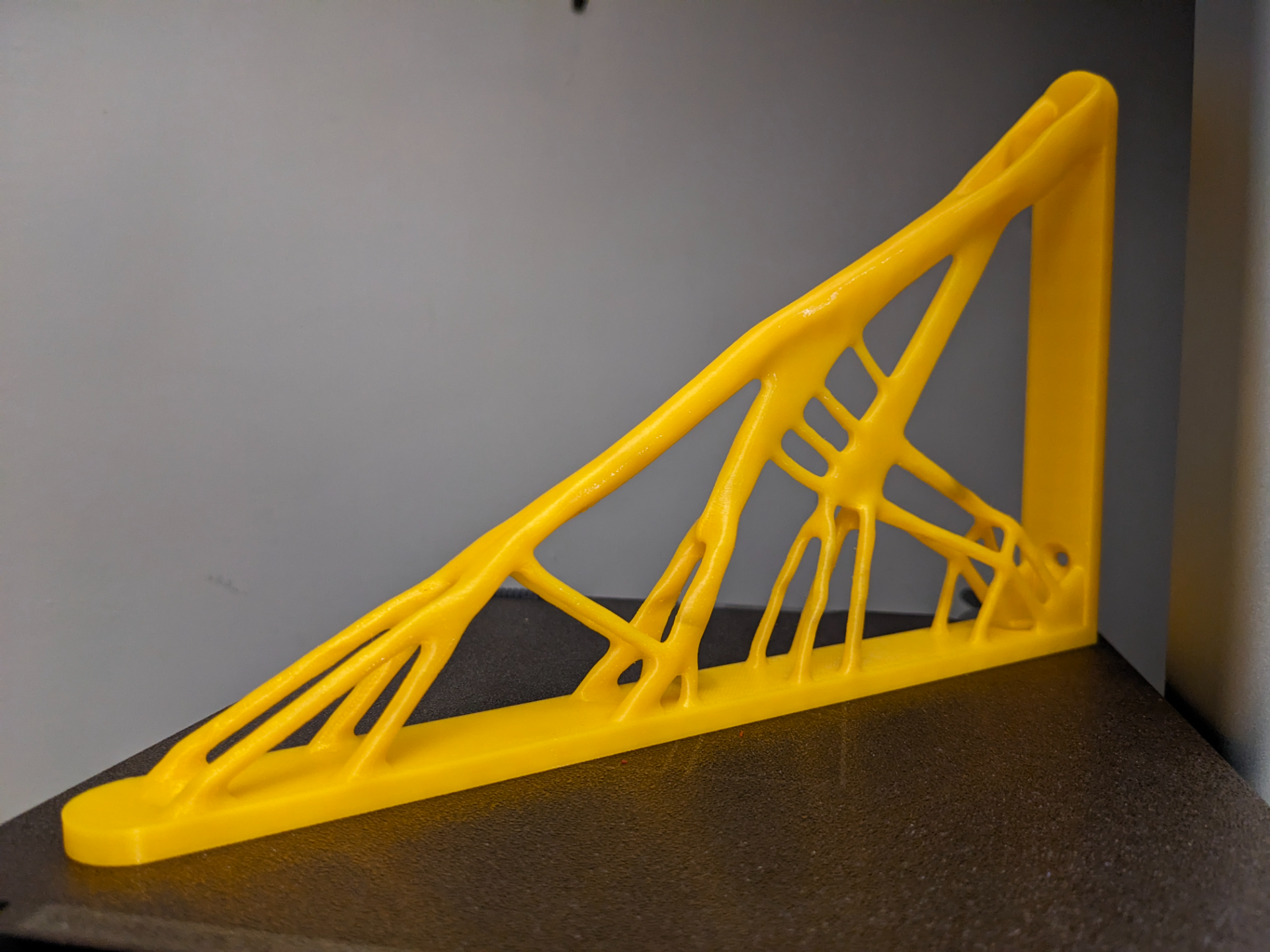 Generative Design Shelf Bracket: Outcome 4 Mirror