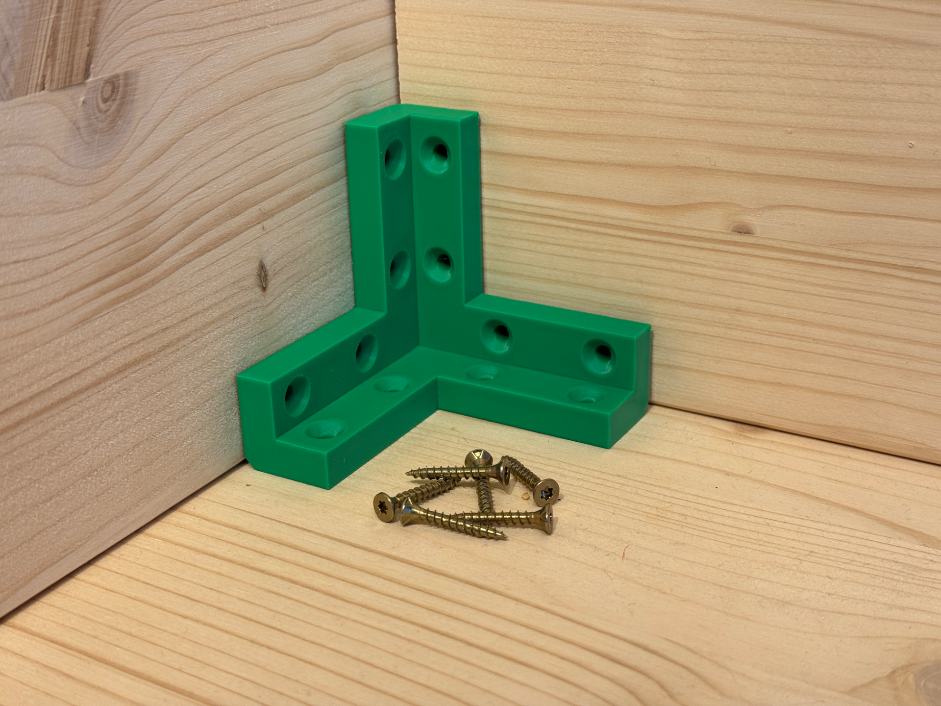 3D corner bracket enforcer