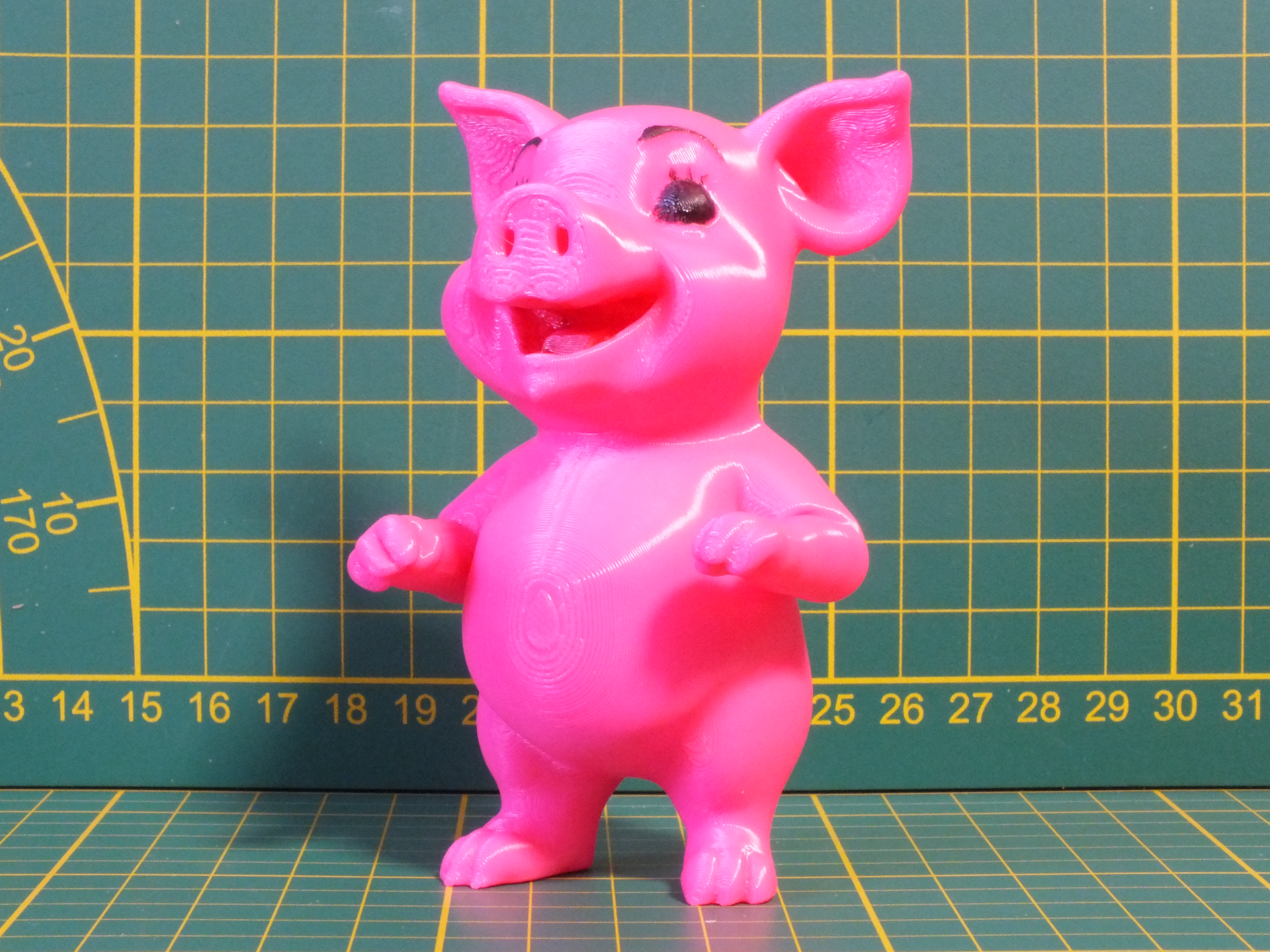 Happy Little Piglet (100 mm)