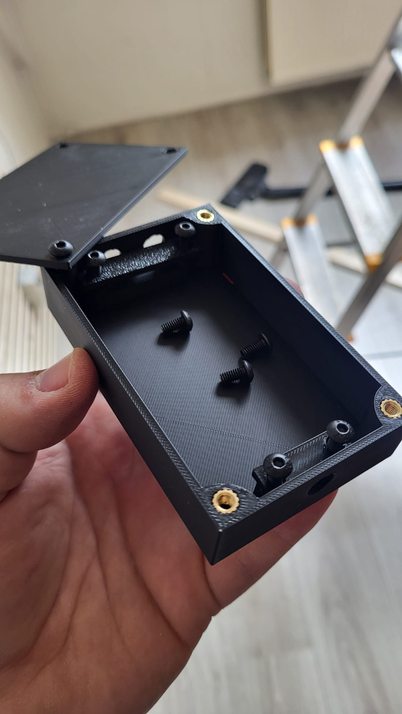 Junction box 3way (with cable clamps)