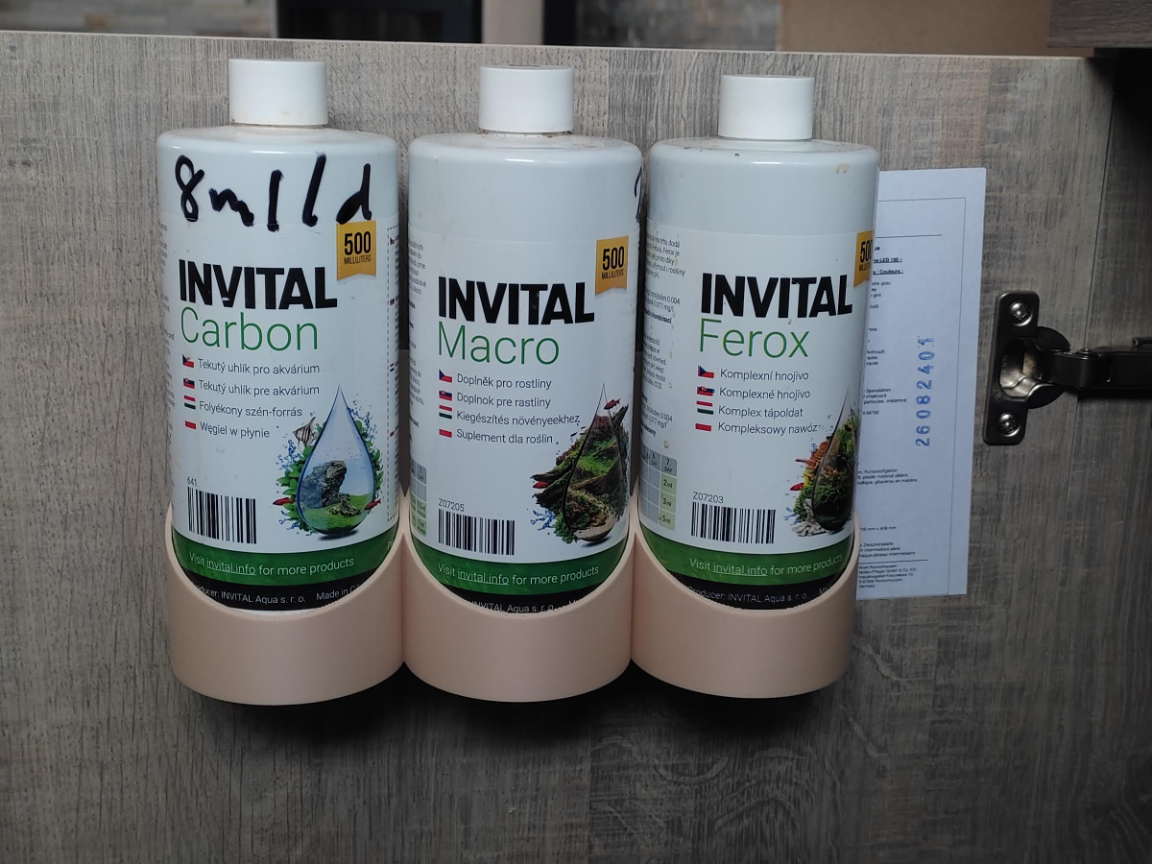 aquarium fertilizer holder
