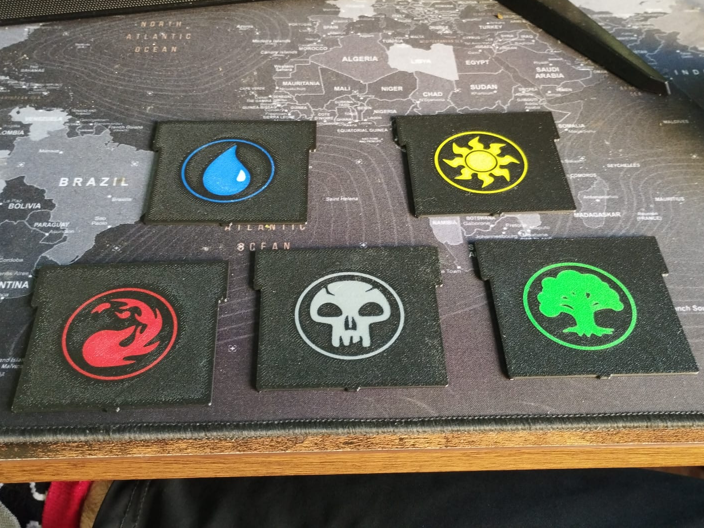Mana symbols dividers for trading card organizer