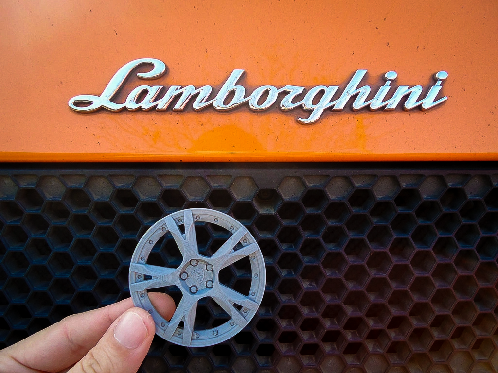 Lamborghini LP560-4 wheel