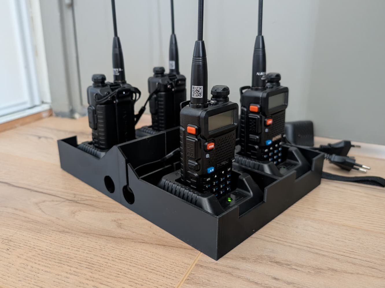 Baofeng UV-5R 4x Radio Charger Holder Case
