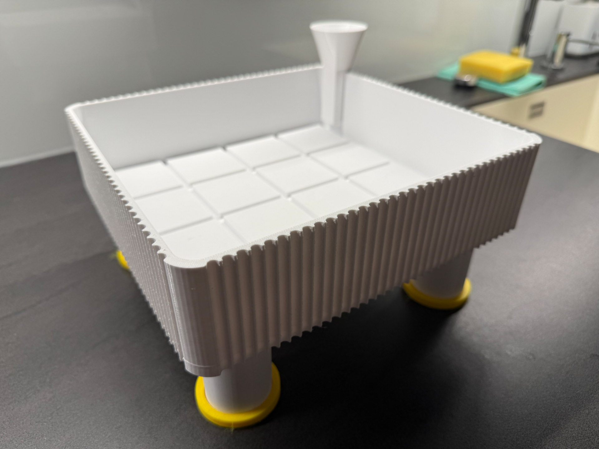 Tray for Pre‑Growing Seedlings in Substrate Blocks