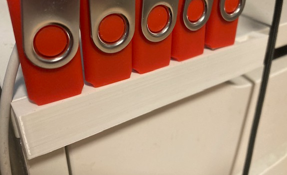 Slim USB holder