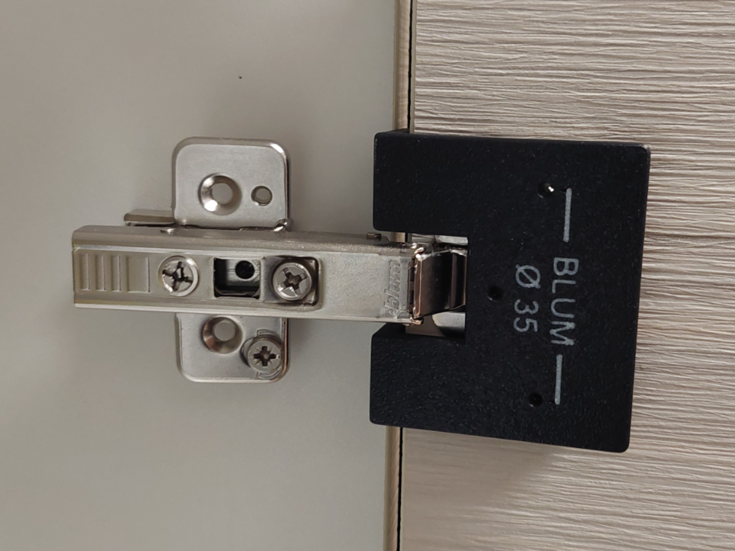 Hinge Installation Fixing Plate
